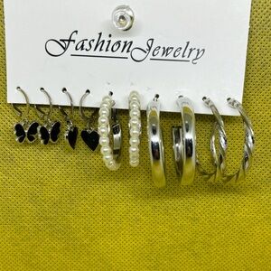 🔥4 For $25🔥

New Chic Minimalist Hoop Earrings Set